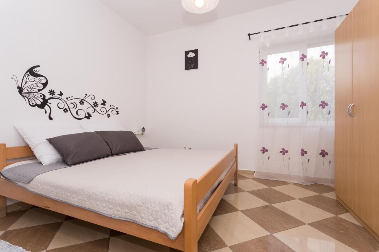 Lara - Apartment Near The Beach 瓦比尼科 外观 照片