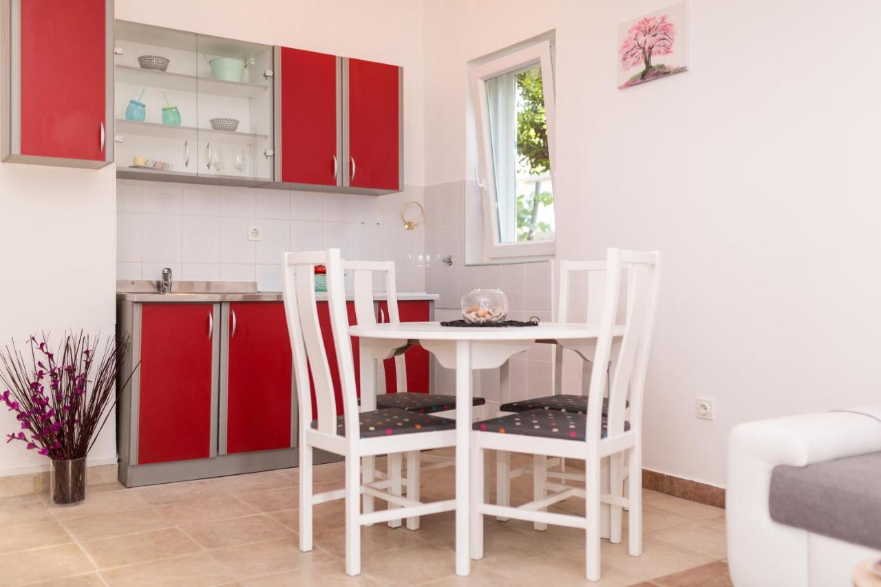 Lara - Apartment Near The Beach 瓦比尼科 外观 照片