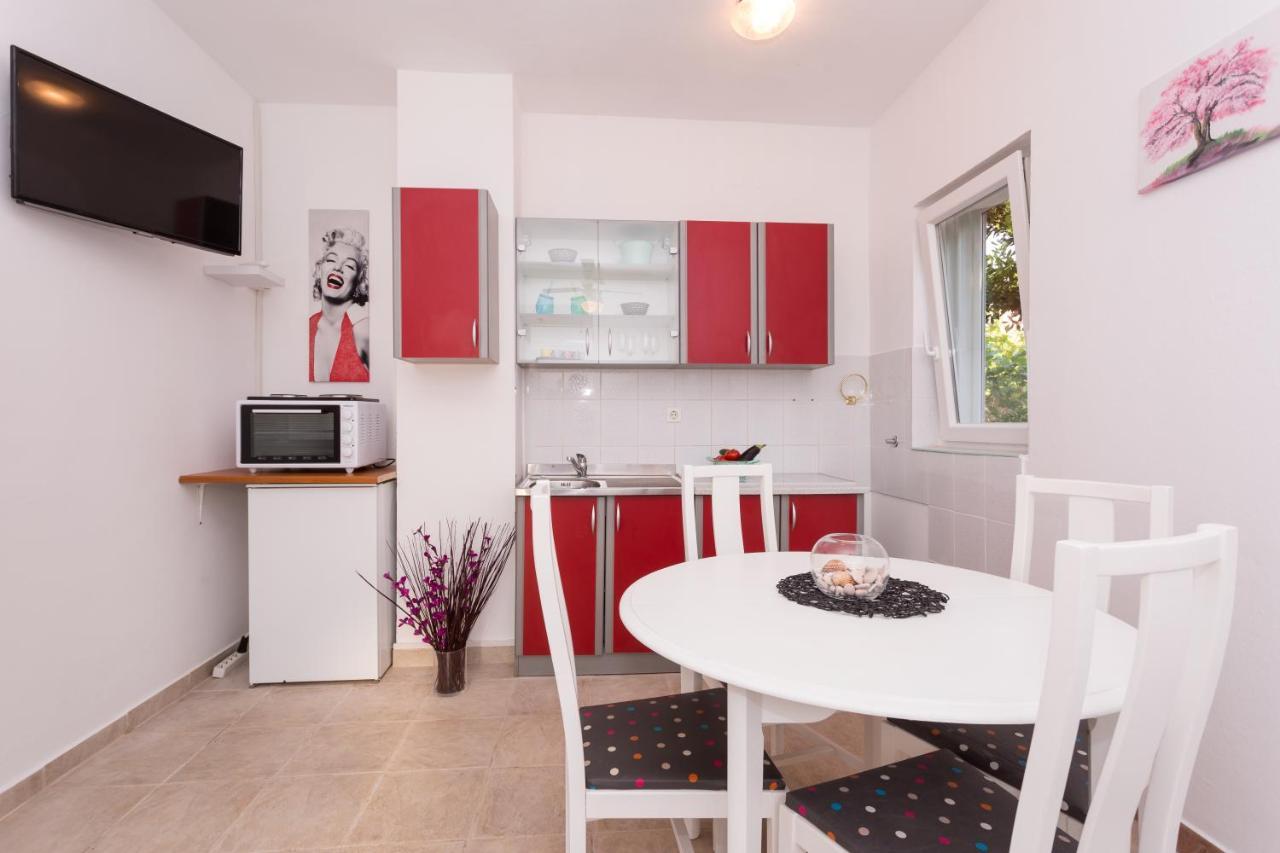 Lara - Apartment Near The Beach 瓦比尼科 外观 照片