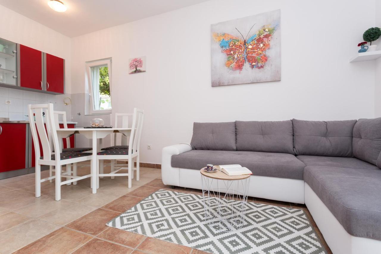 Lara - Apartment Near The Beach 瓦比尼科 外观 照片